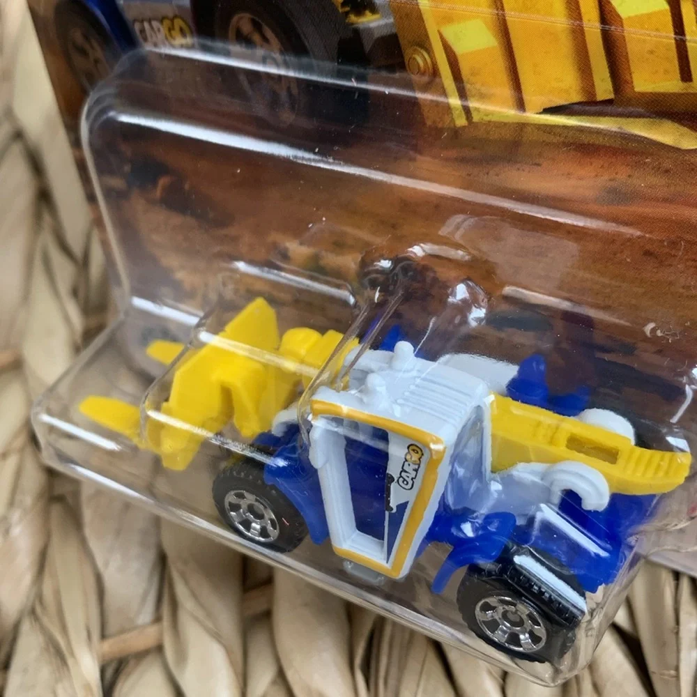 MBX Load Lifter Construction Vehicle Matchbox Toy Truck  New